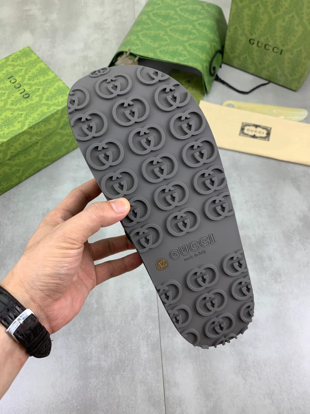 Men's Men's Shoes 💰P300💰[New Style] High Version 🎁🎁🎁 GUCCI New Year of the Snake casual slippers, original official website, perfect workmanship, transmitting a kind of noble luxury, sublimating its definition of luxury in Gucci's high-end extraordinary craftsmanship. Original Gucci double G combination outsole, code number: 35-46, complete package
